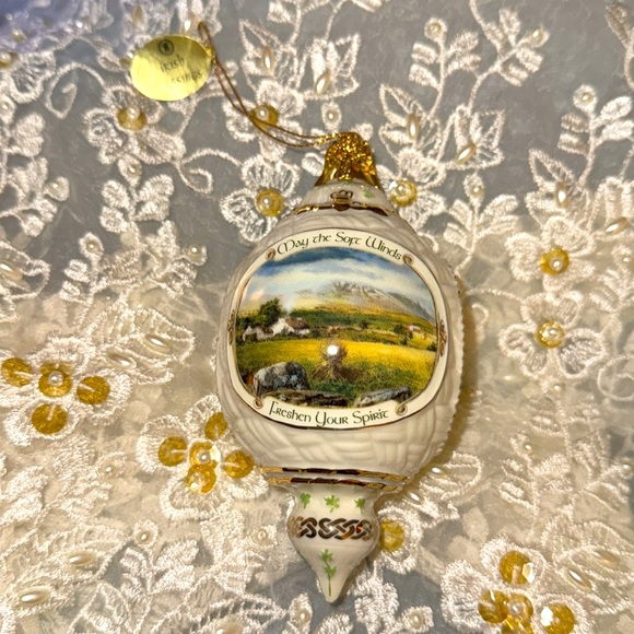 Irish Blessings Set of 3 New Bradford Editions
Heirloom porcelain ornament 1999 - Picture 6 of 12